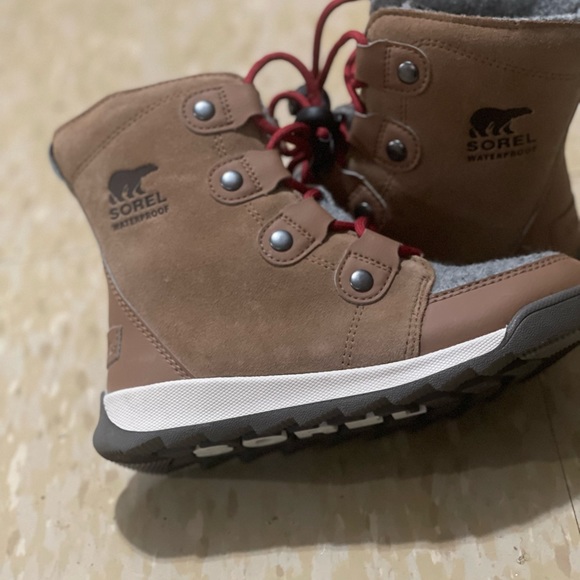 Children’s size 1 Sorel winter boots - Picture 4 of 7